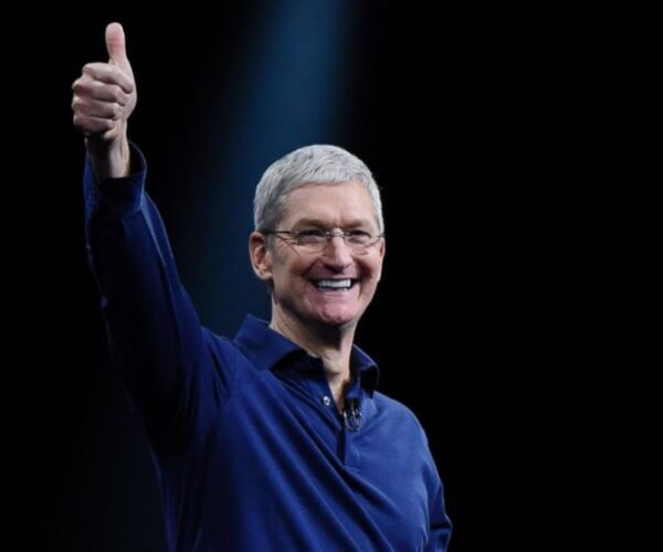 Tim Cook explica por qué Apple lanzó el programa de reparación de autoservicio